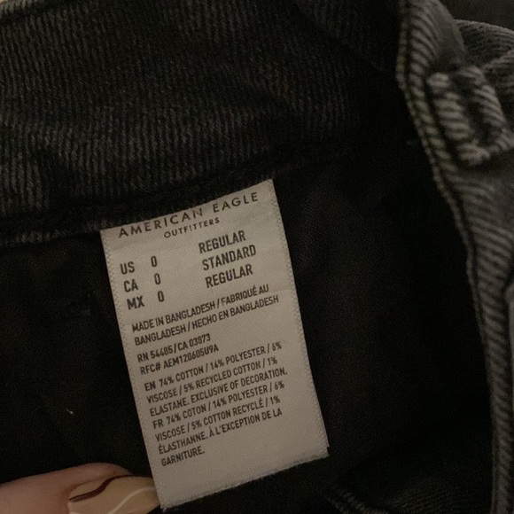 American Eagle Mom Jeans High-Rise - Picture 3 of 4